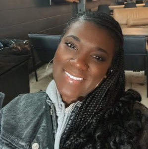 Meet your Posher, Alicia